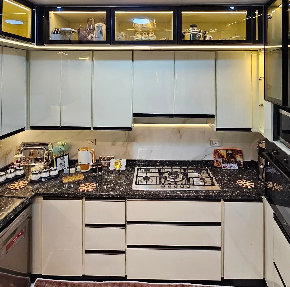 باب خشمونيوم